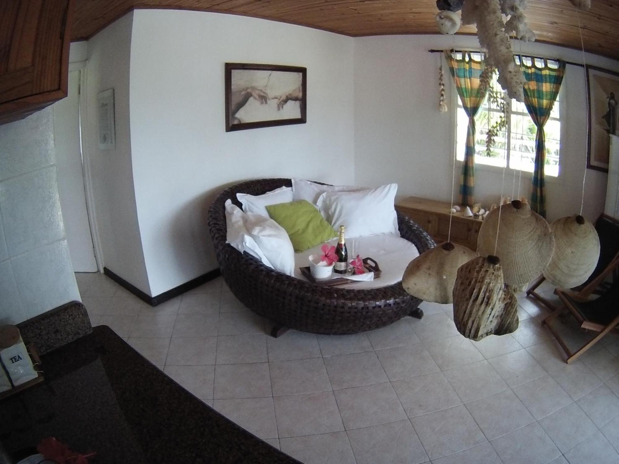 Kokogrove Chalets Villa Anse Royale Room photo